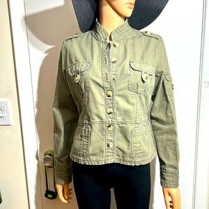 Fabulous little Military green button up long sleeve, 4 pocket top by Jordache